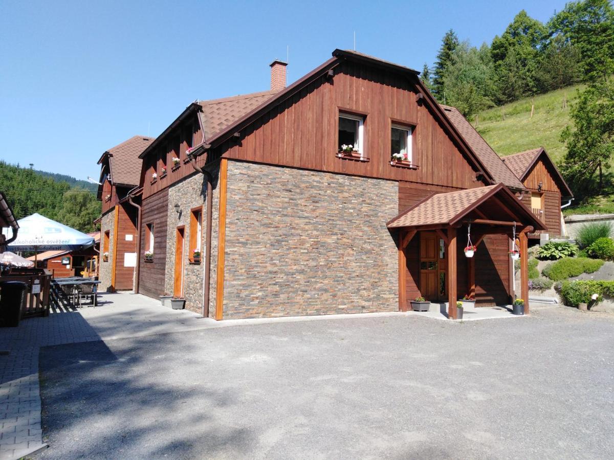 U Vesele Lisky Hotel Hutisko Exterior foto