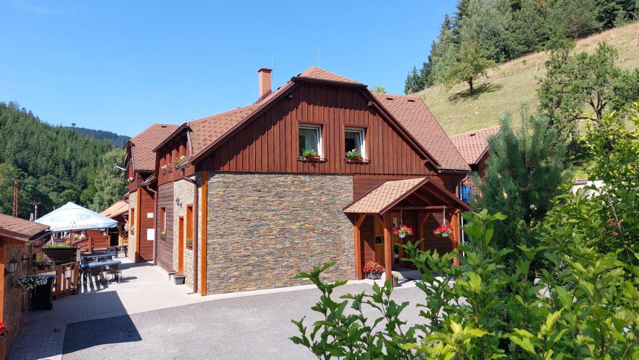 U Vesele Lisky Hotel Hutisko Exterior foto