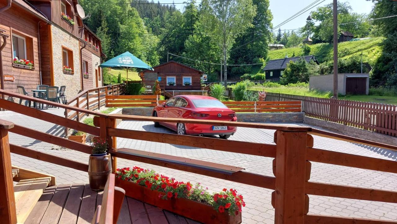 U Vesele Lisky Hotel Hutisko Exterior foto