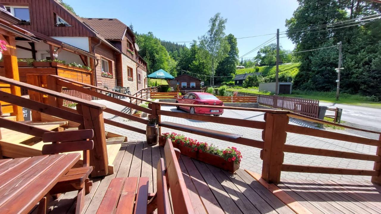 U Vesele Lisky Hotel Hutisko Exterior foto