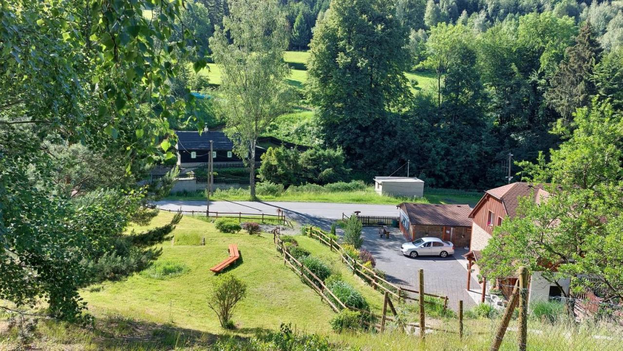 U Vesele Lisky Hotel Hutisko Exterior foto