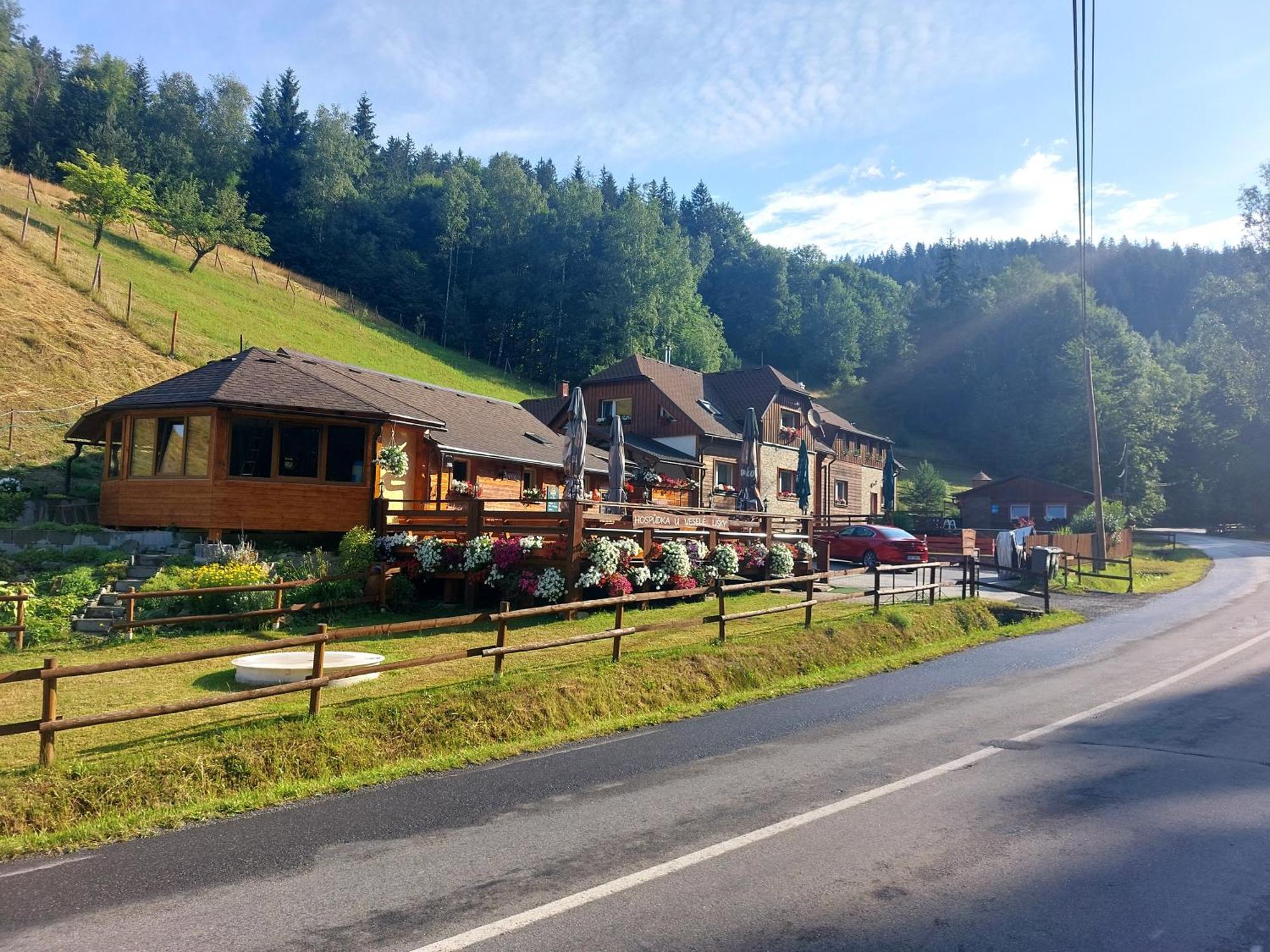 U Vesele Lisky Hotel Hutisko Exterior foto