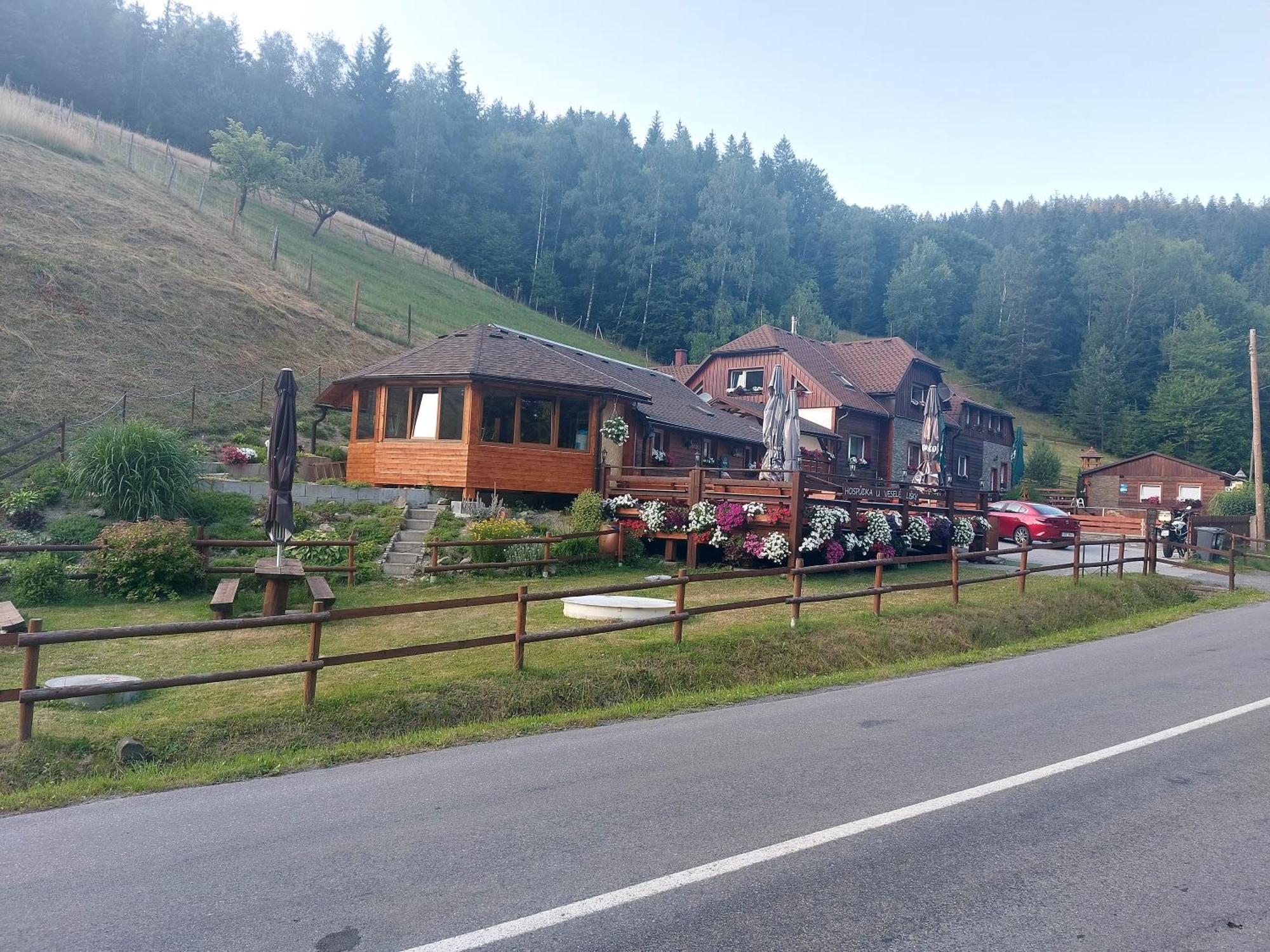 U Vesele Lisky Hotel Hutisko Exterior foto